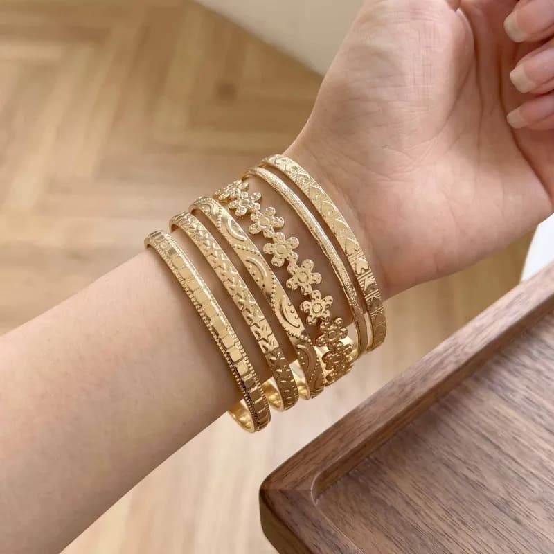 Kavya Carved Bangle Stack